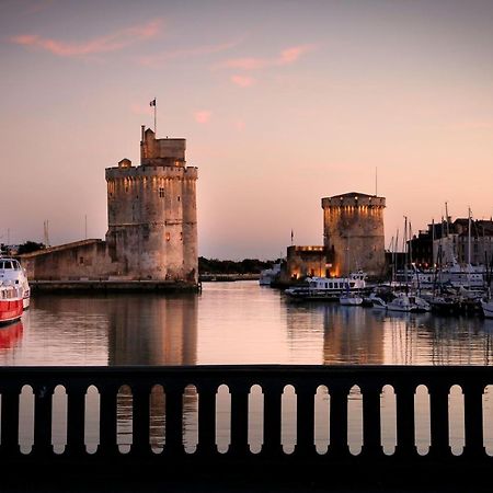 Un Hôtel En Ville La Rochelle  Exterior foto