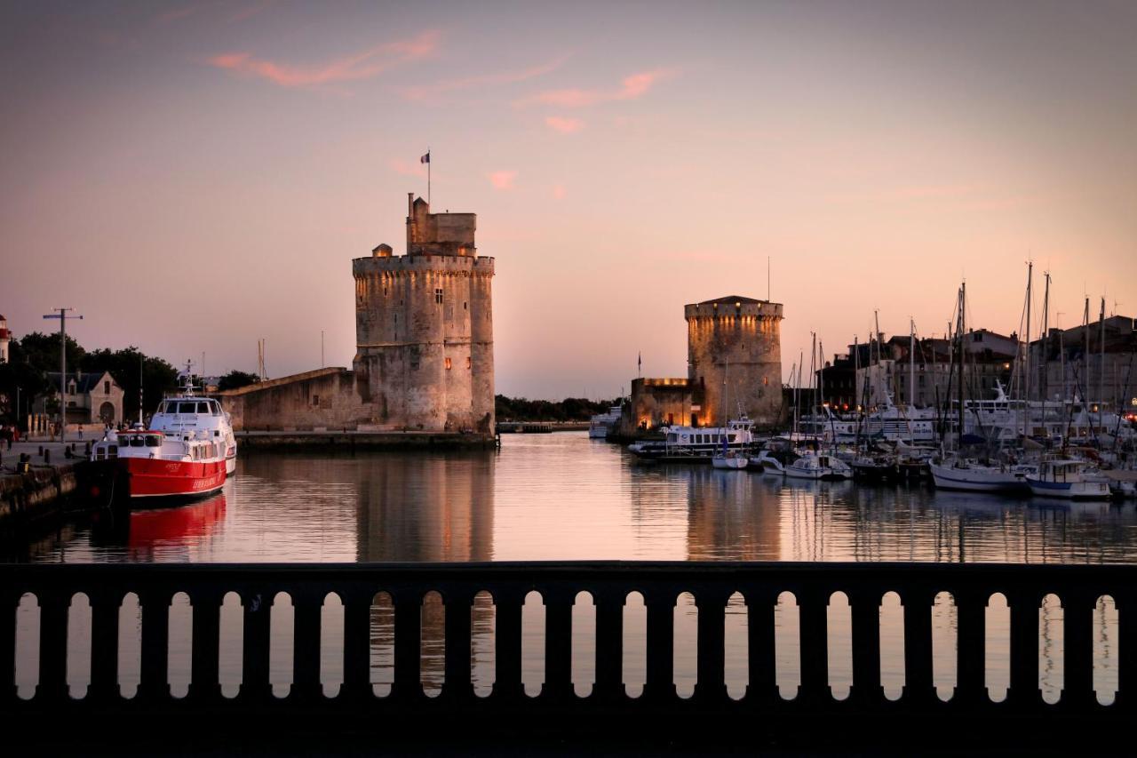 Un Hôtel En Ville La Rochelle  Exterior foto