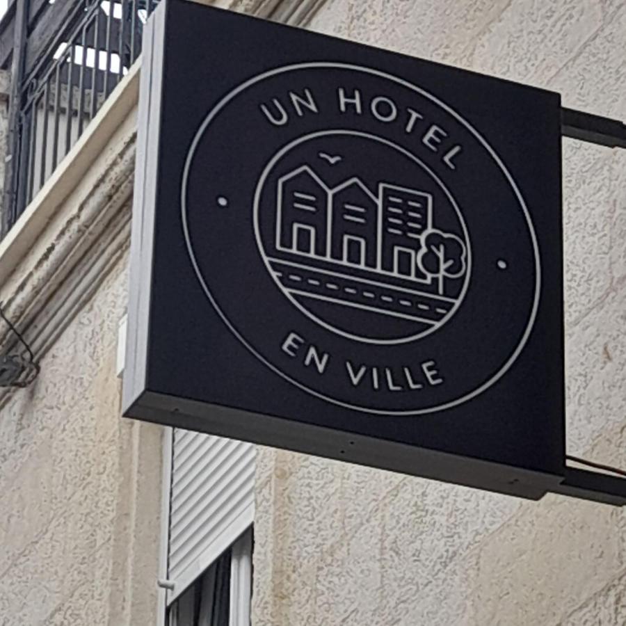 Un Hôtel En Ville La Rochelle  Exterior foto